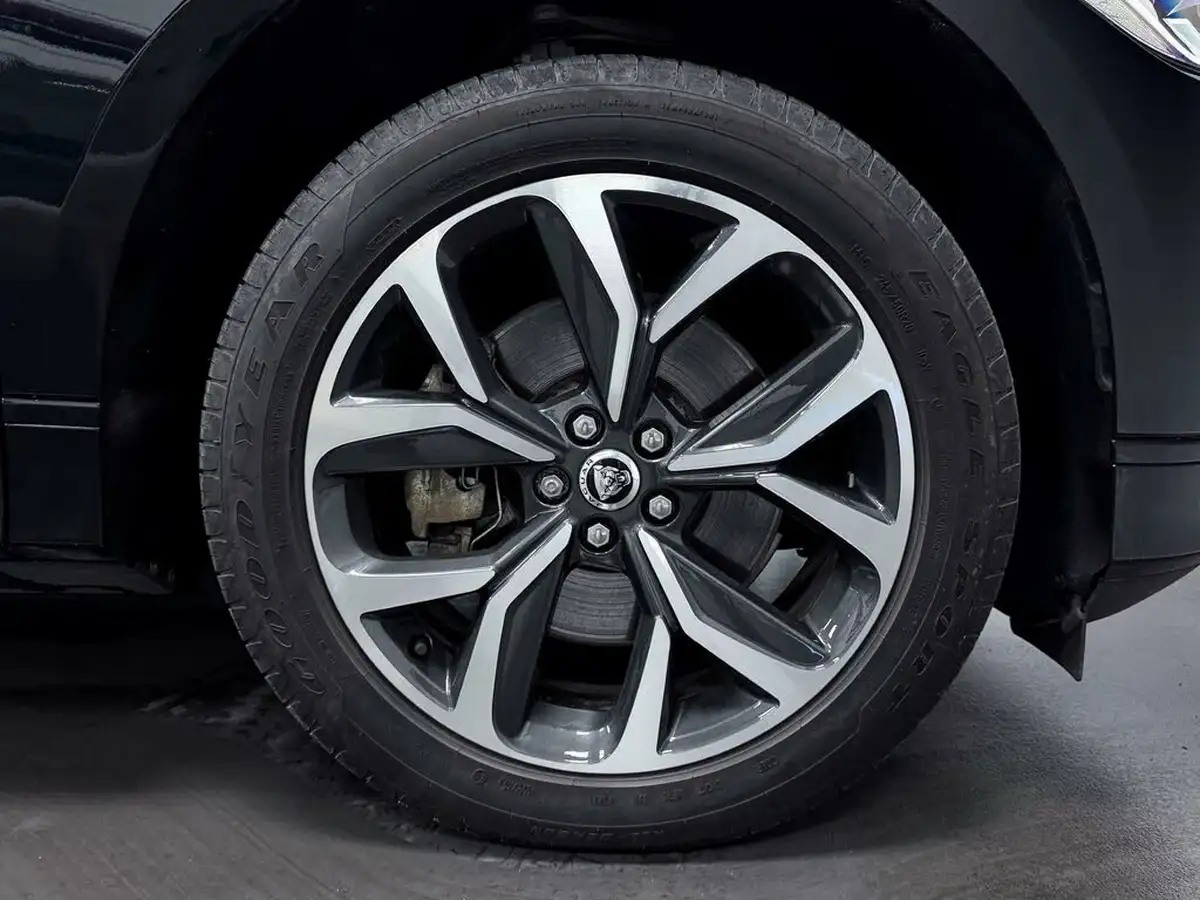 2024-jaguar-i-pace-ev400-r-dynamic-hse-black-big-53