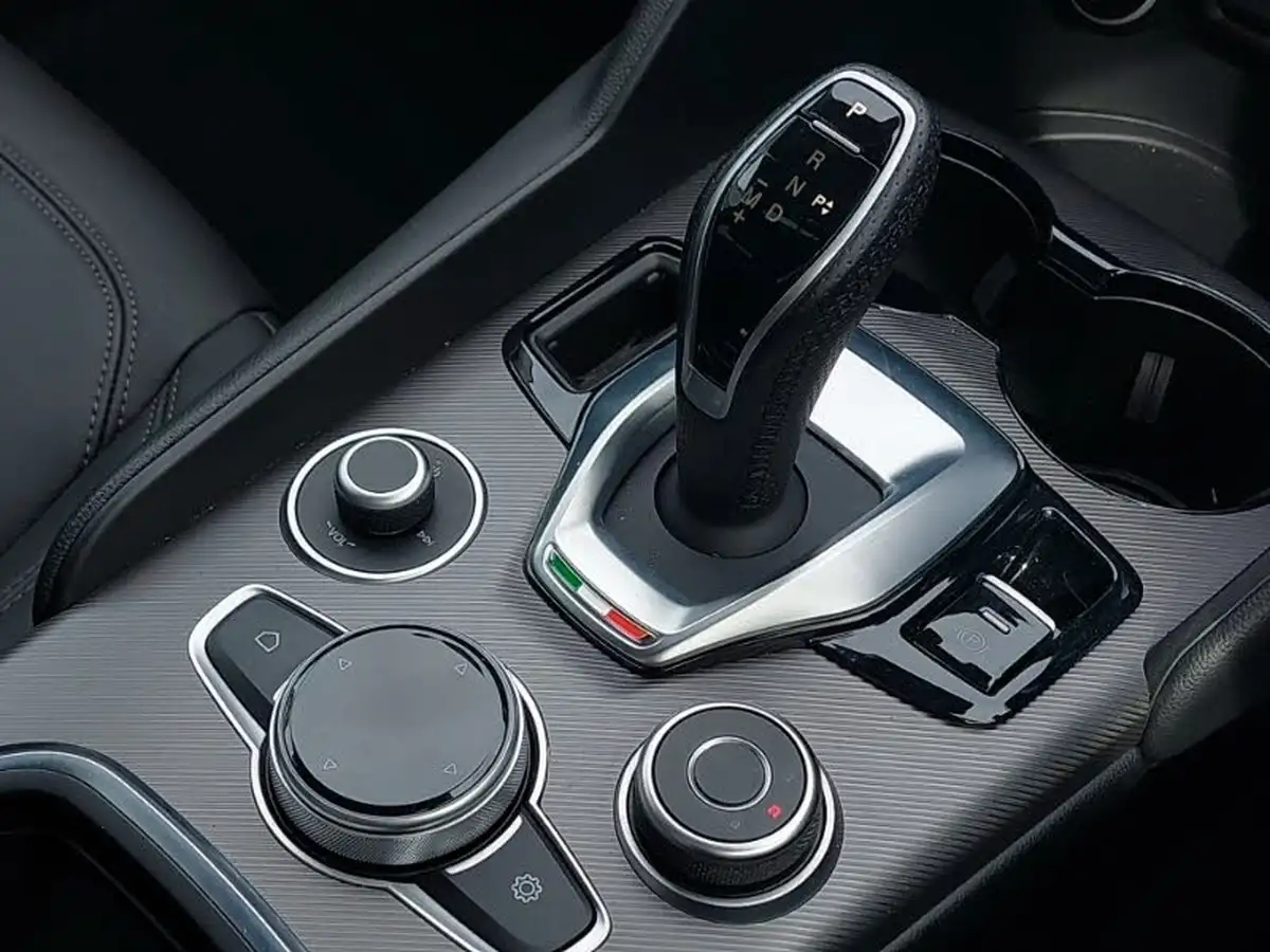 2021-alfa-romeo-giulia-20-sprint-big-16