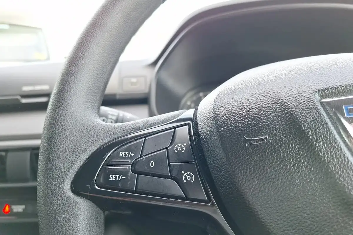 2021-dacia-sandero-10-tce-essential-90bhp-big-12