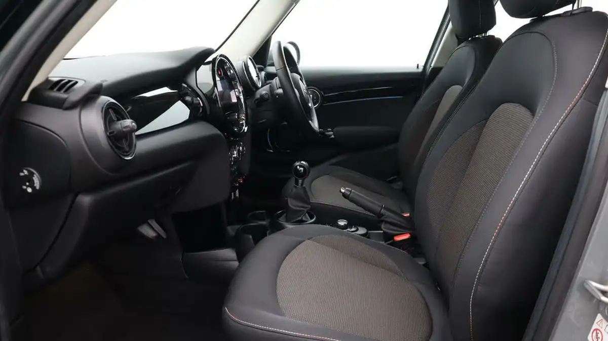 2022-mini-cooper-15-cooper-classic-hatchback-5d-big-14