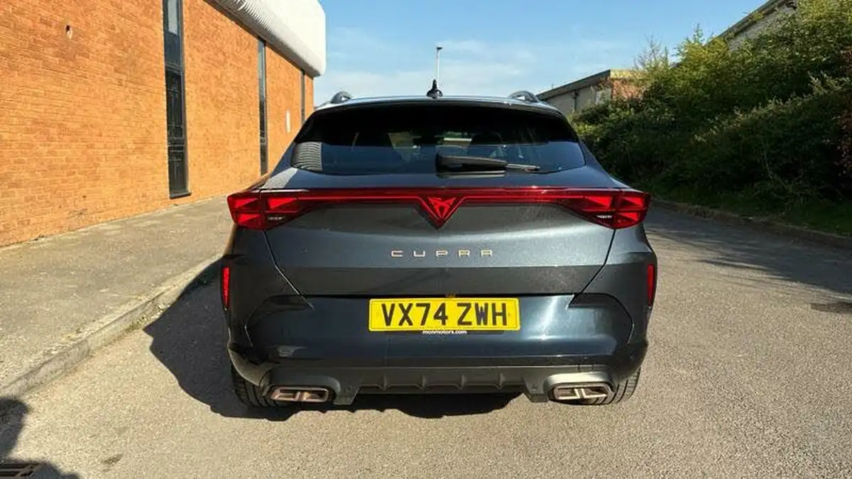 2024-cupra-formentor-15-e-hybrid-vz-first-edition-big-11