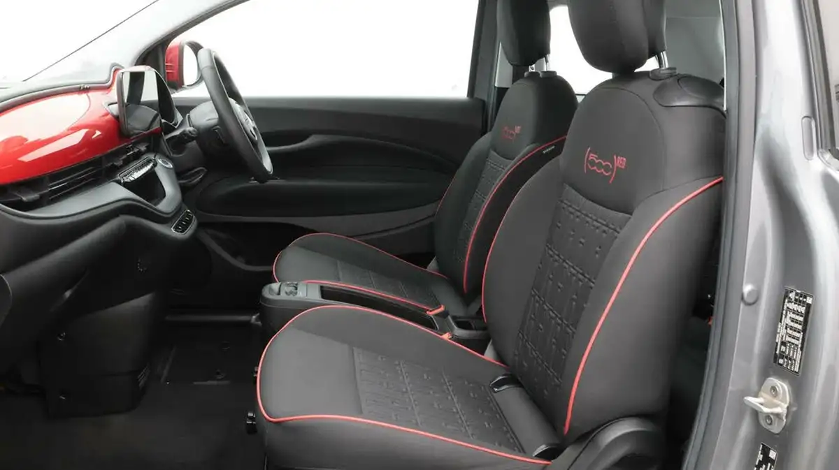 2022-fiat-500-e-red-93bhp-big-14