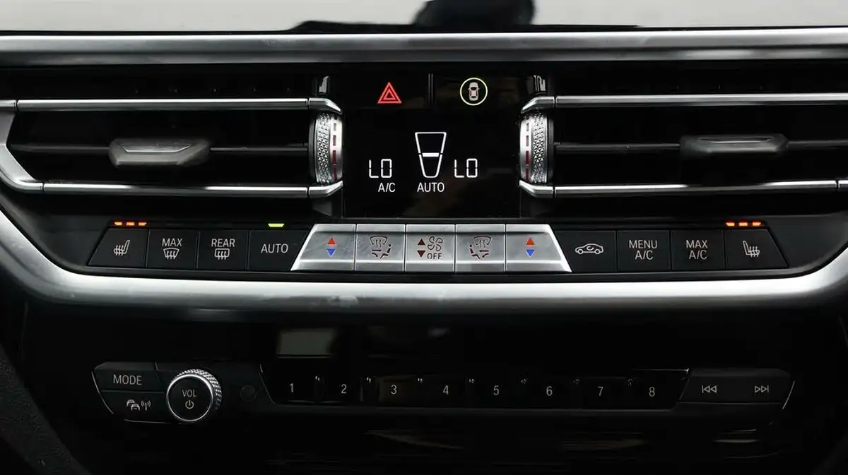 2022-bmw-ix3-e-m-sport-big-11