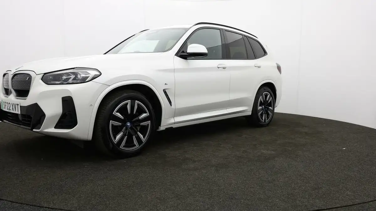 2022-bmw-ix3-e-m-sport-big-53