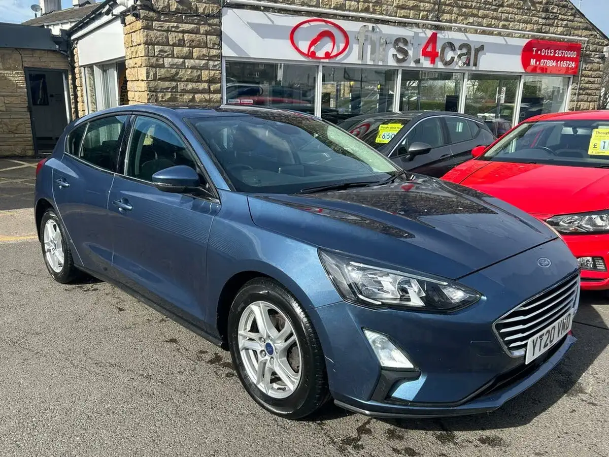2020-ford-focus-15-zetec-95ps-hatchback-big-0