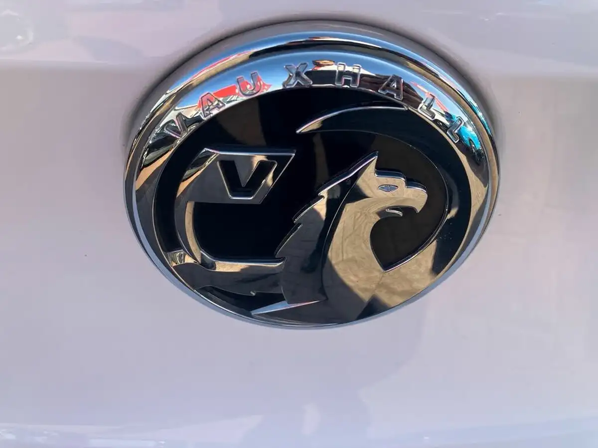 2021-vauxhall-corsa-e-se-premium-big-37