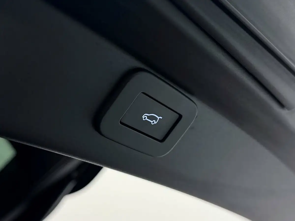 2024-jaguar-i-pace-ev400-r-dynamic-hse-black-big-9