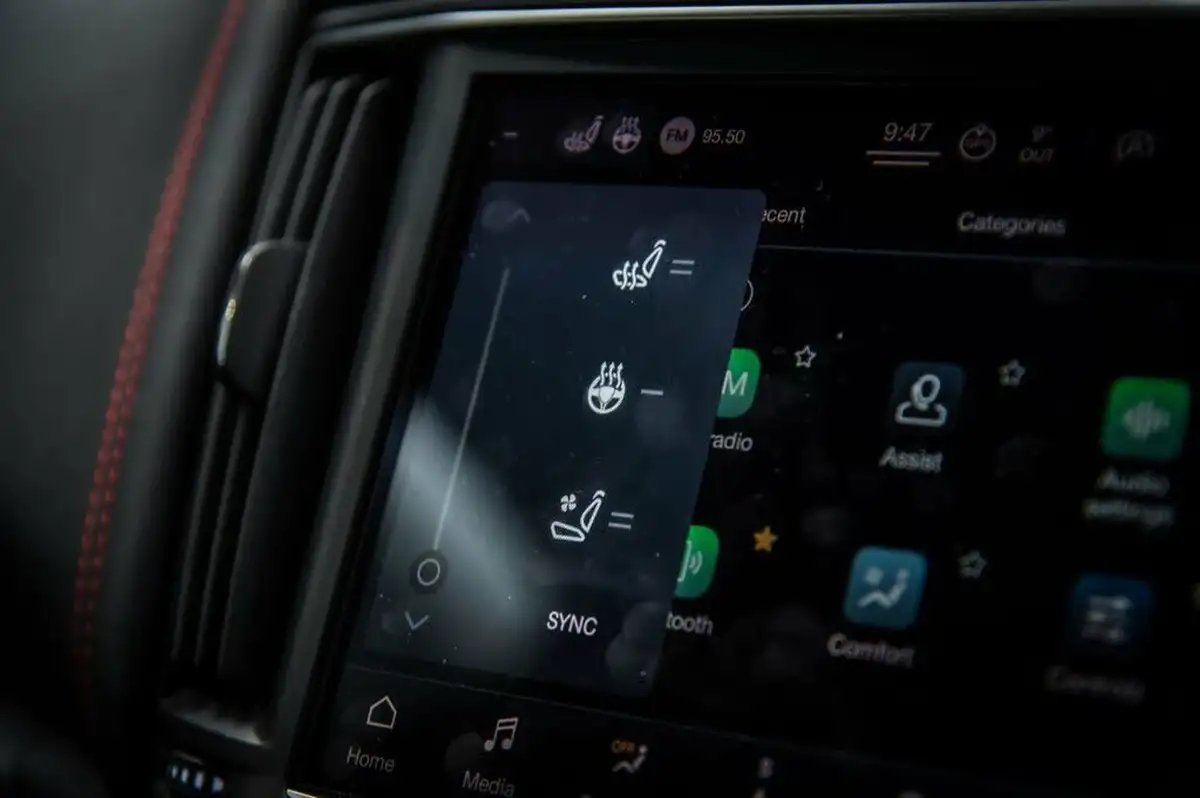 2021-maserati-levante-30-gransport-big-23