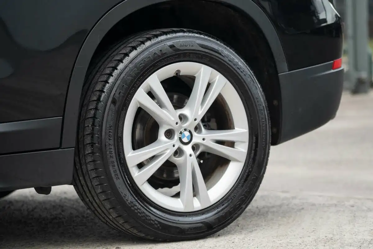 2017-bmw-x1-20td-sdrive18d-se-big-24