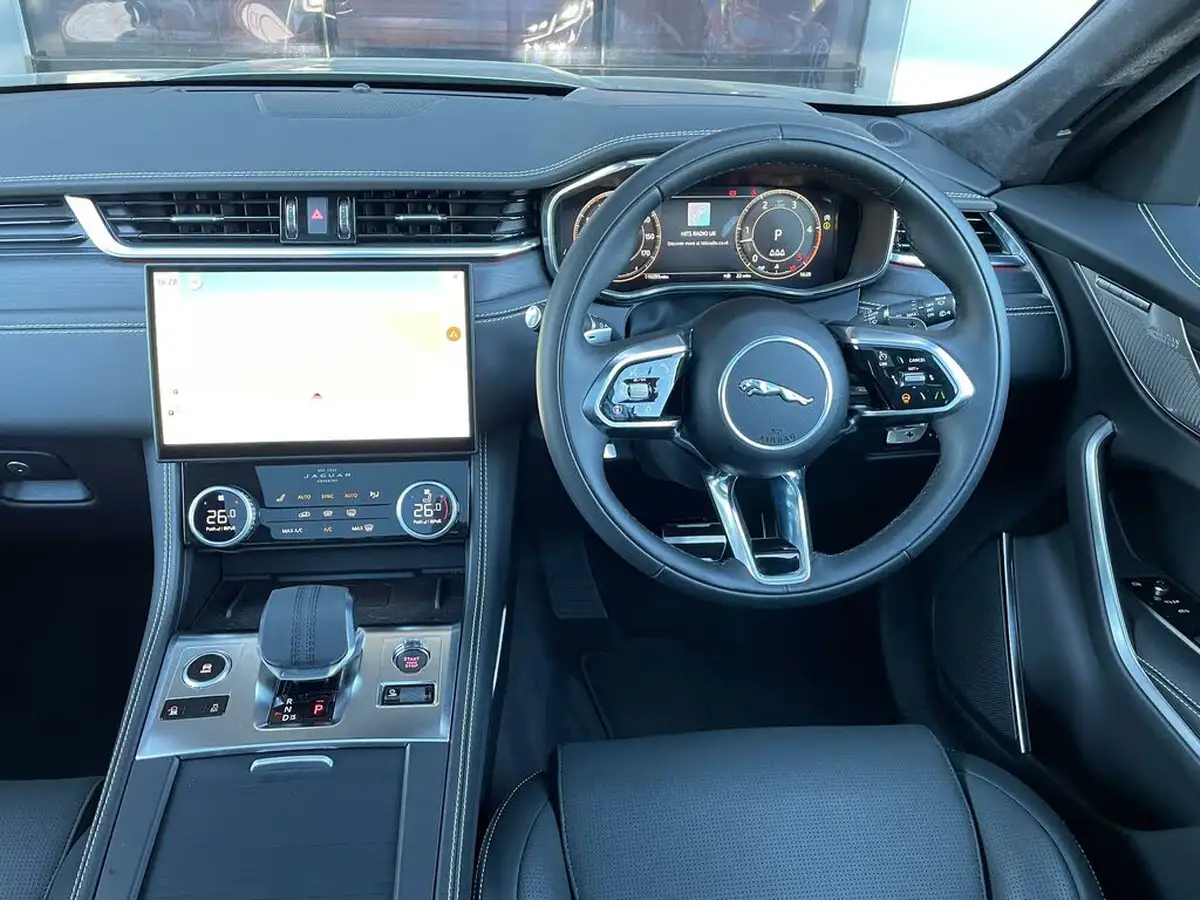 2024-jaguar-f-pace-30-d300-r-dynamic-hse-black-90th-anniversary-edition-big-37