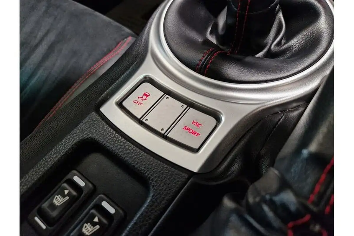 2015-subaru-brz-20i-se-lux-big-5
