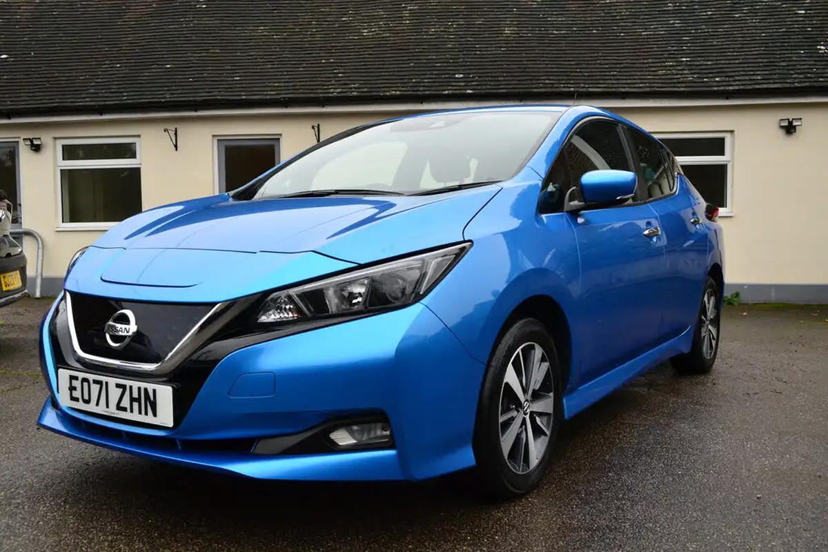 2021-nissan-leaf-e-acenta-big-3