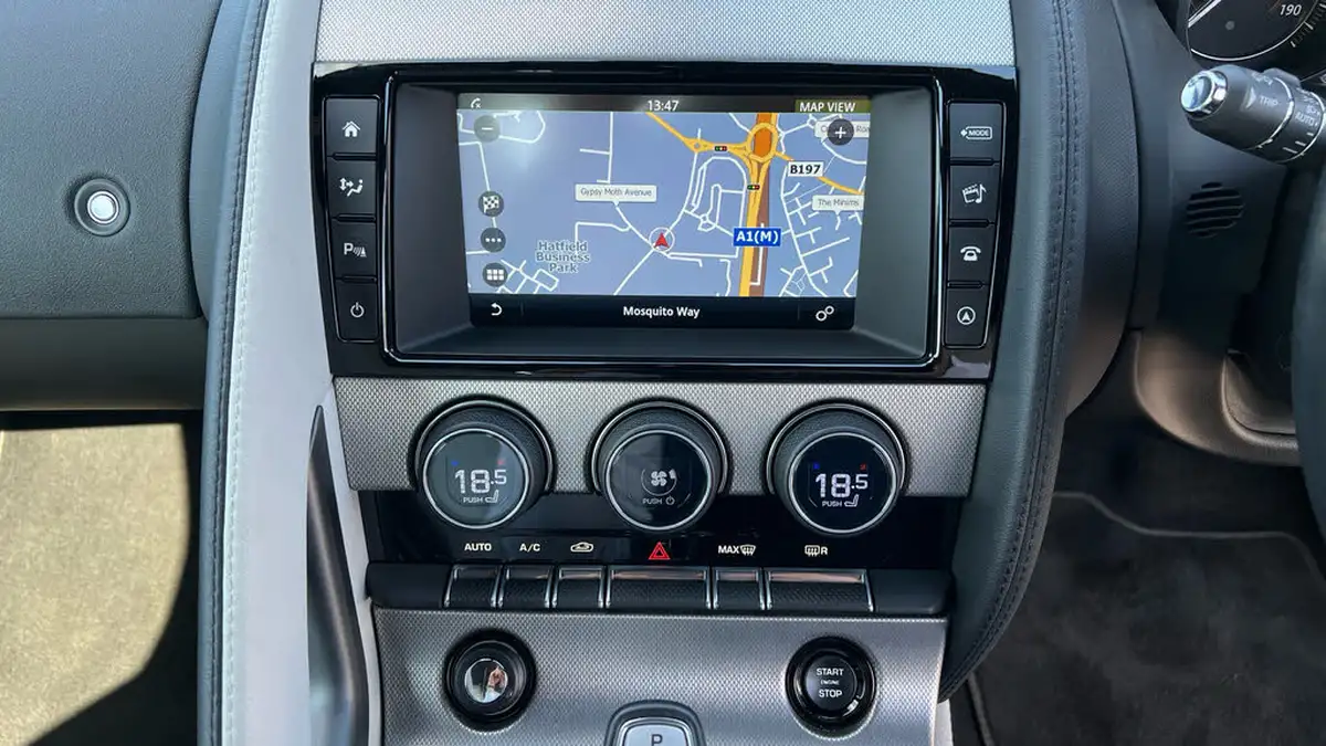 2015-jaguar-f-type-30-v6-coupe-quickshift-big-13