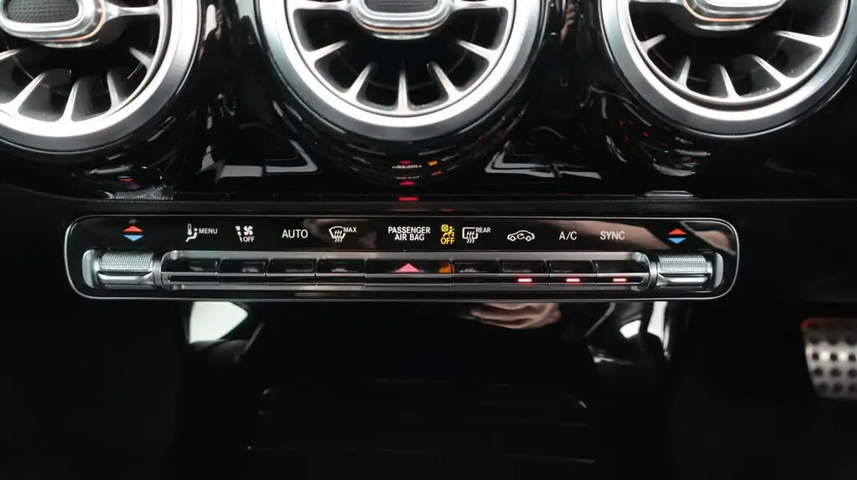 2021-mercedes-benz-a-class-13-a180-amg-line-hatchback-5d-7g-dct-big-12
