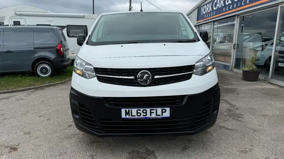 2019-vauxhall-vivaro-15td-2900-l2h1-dynamic-big-7