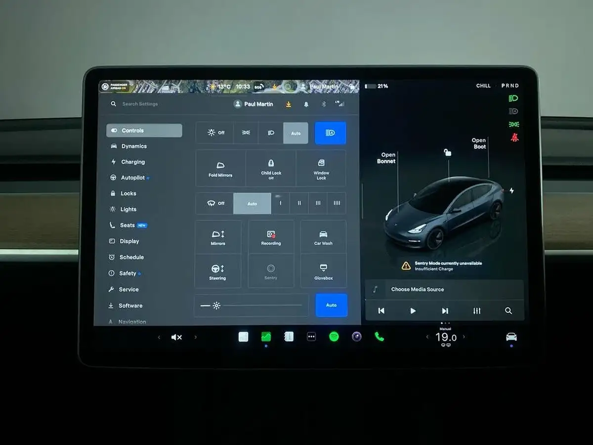 2022-tesla-model-3-e-rwd-big-22