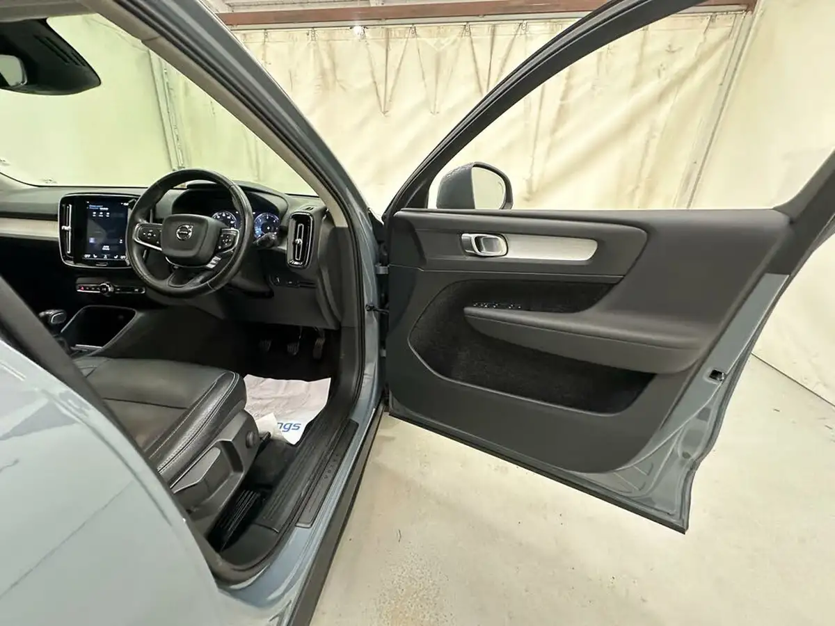 2019-volvo-xc40-20td-d3-momentum-big-8