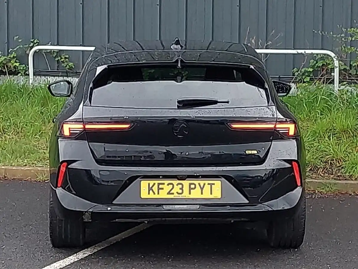 2023-vauxhall-astra-16-gse-225ps-hatchback-big-15