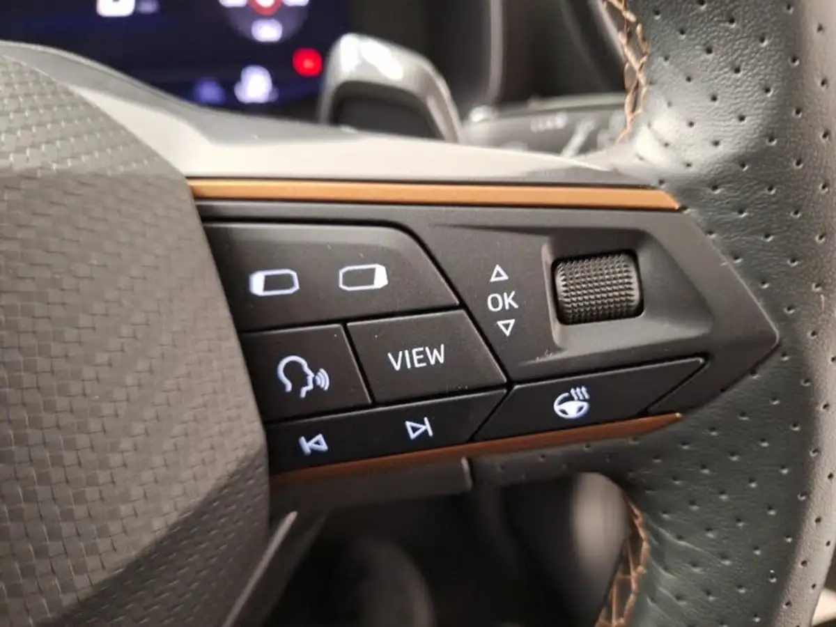 2024-cupra-leon-nf-15-etsi-v1-hatchback-big-12