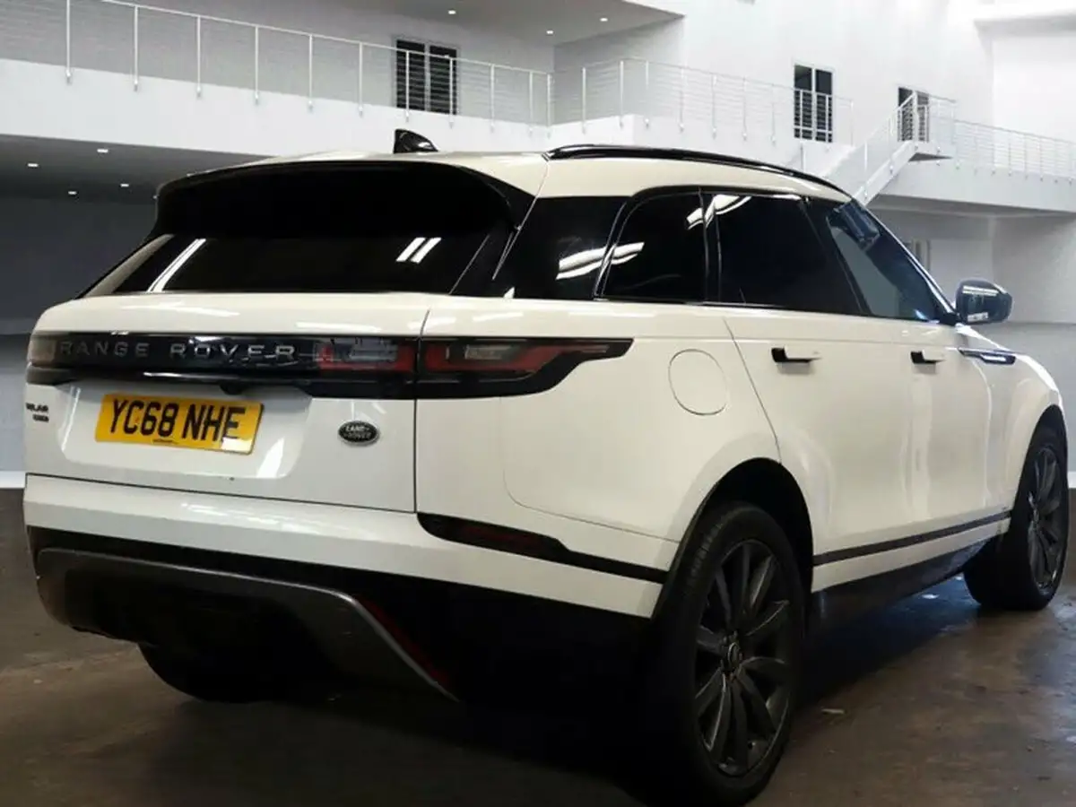 2018-land-rover-range-rover-velar-20-d180-r-dynamic-hse-ss-big-3