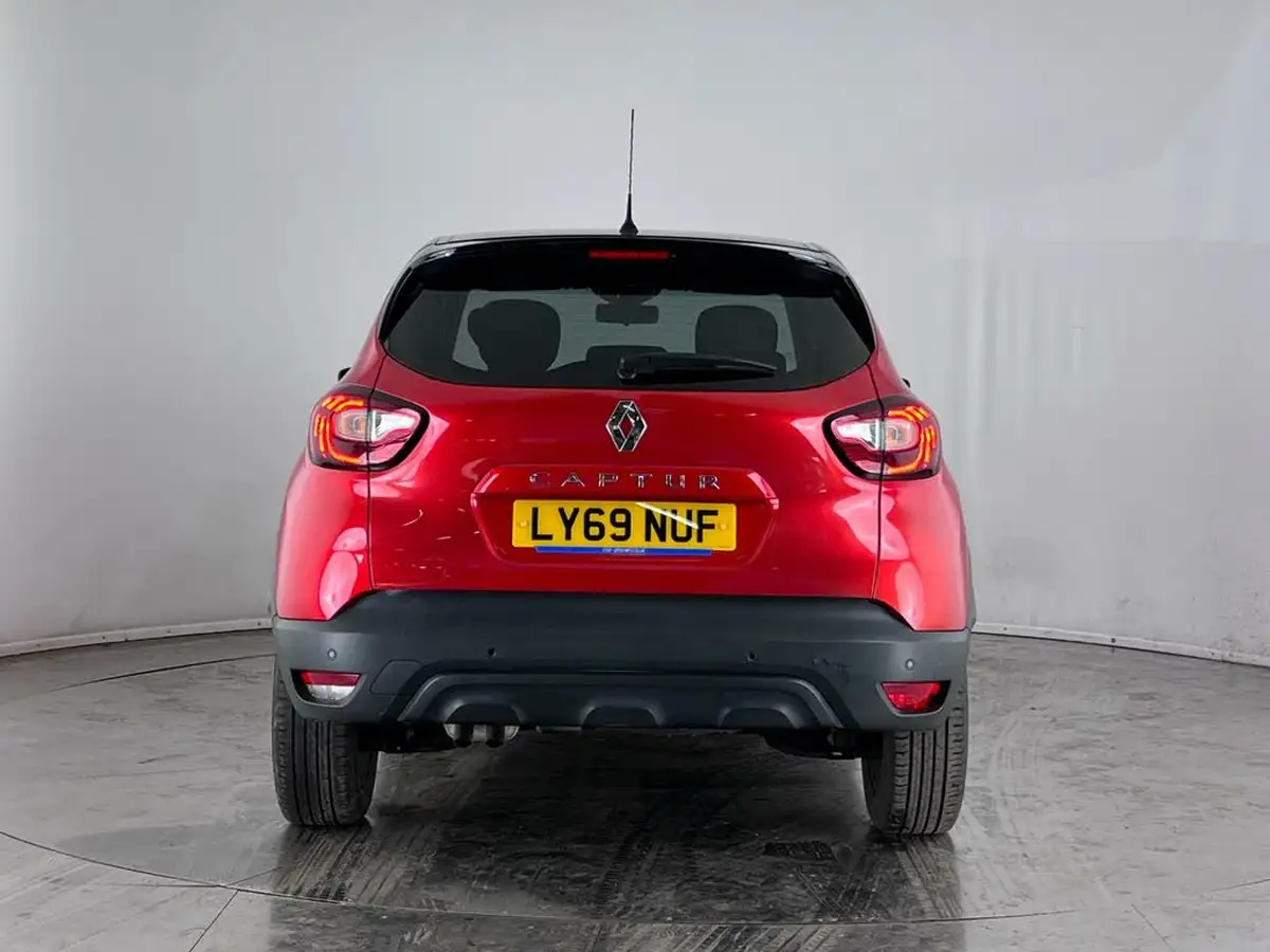 2019-renault-captur-13-tce-iconic-150bhp-ss-edc-auto-big-6