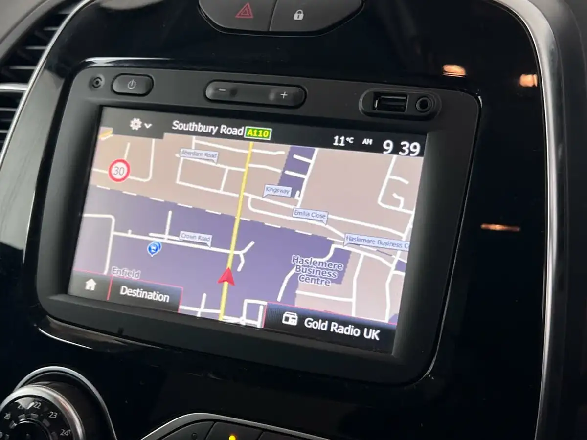 2019-renault-captur-13-tce-iconic-150bhp-ss-edc-auto-big-26