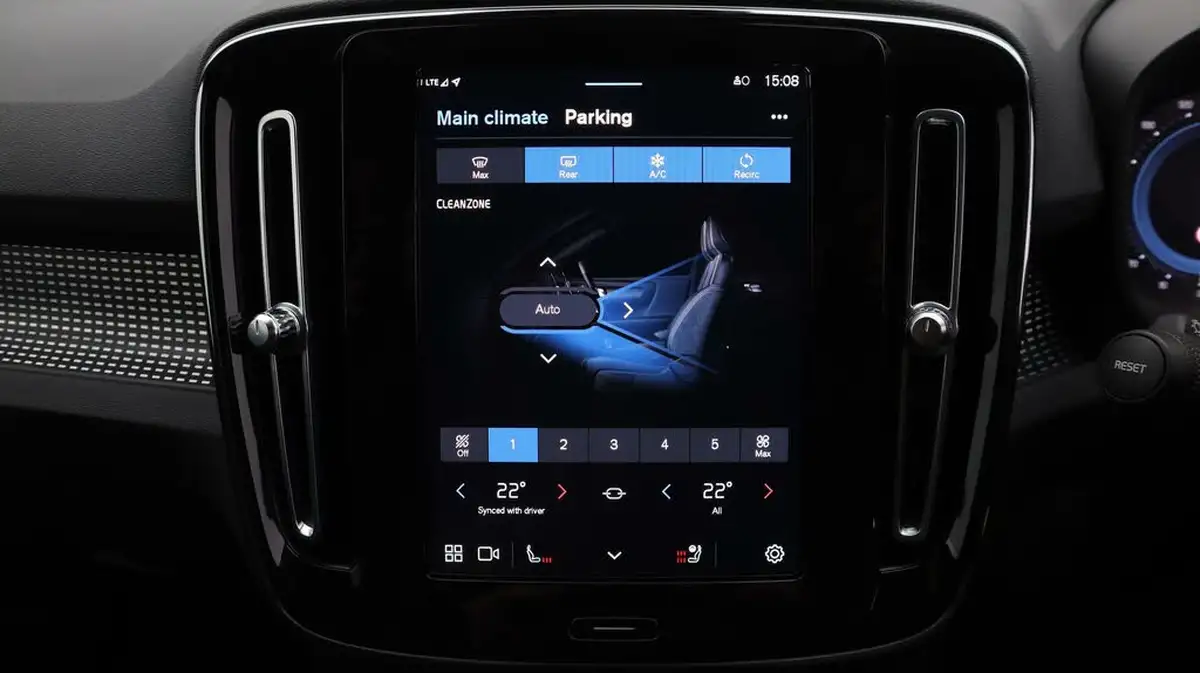 2021-volvo-xc40-e-twin-recharge-plus-big-12
