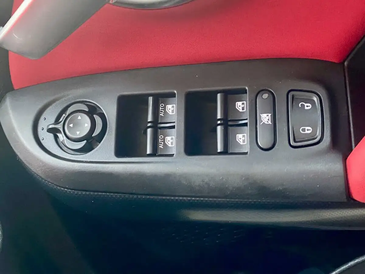 2016-fiat-500x-14-multiair-pop-star-big-21