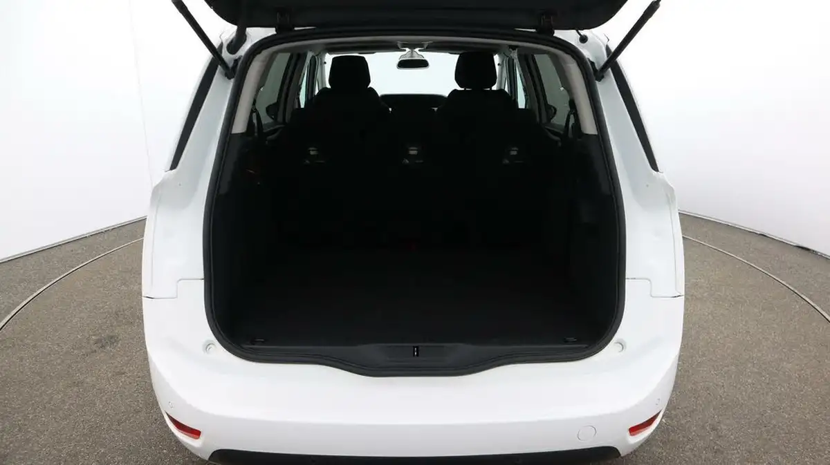 2022-citroen-grand-c4-spacetourer-12-puretech-sense-eat8-big-17