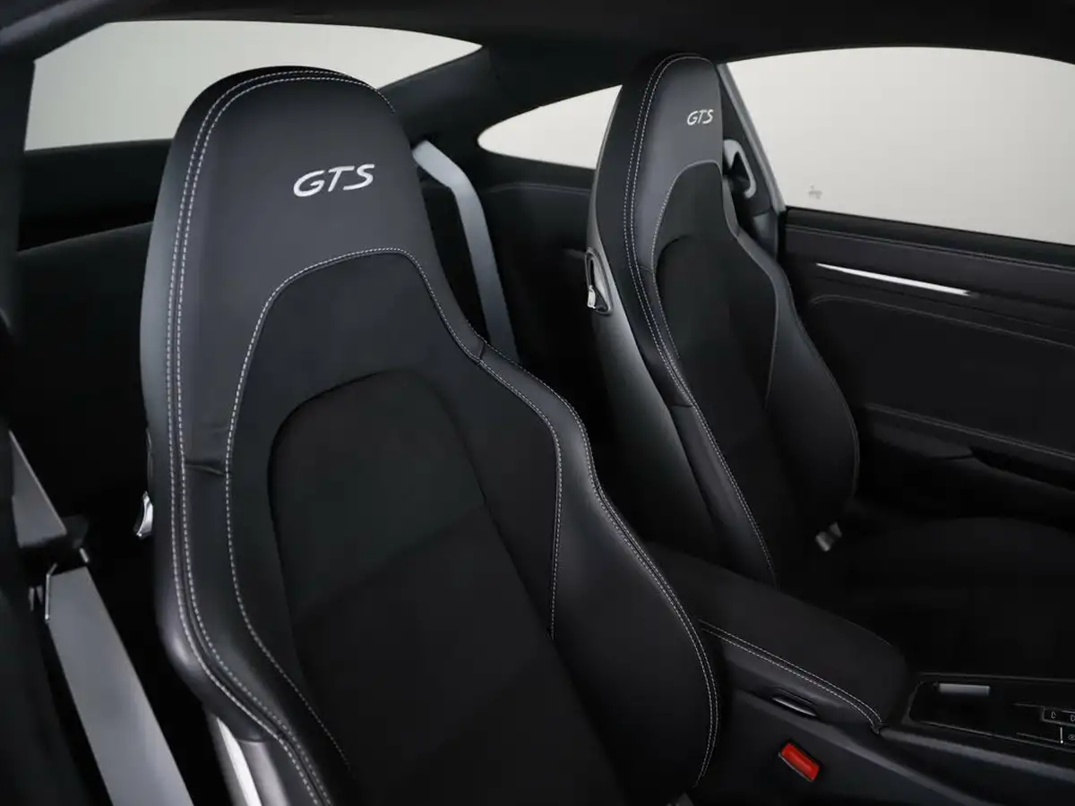 2019-porsche-911-30-carrera-4-gts-coupe-big-37