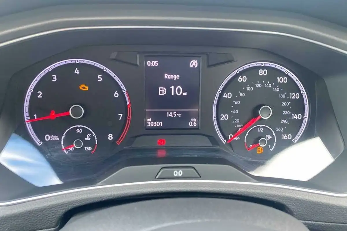 2020-volkswagen-t-roc-10-tsi-se-115ps-big-15
