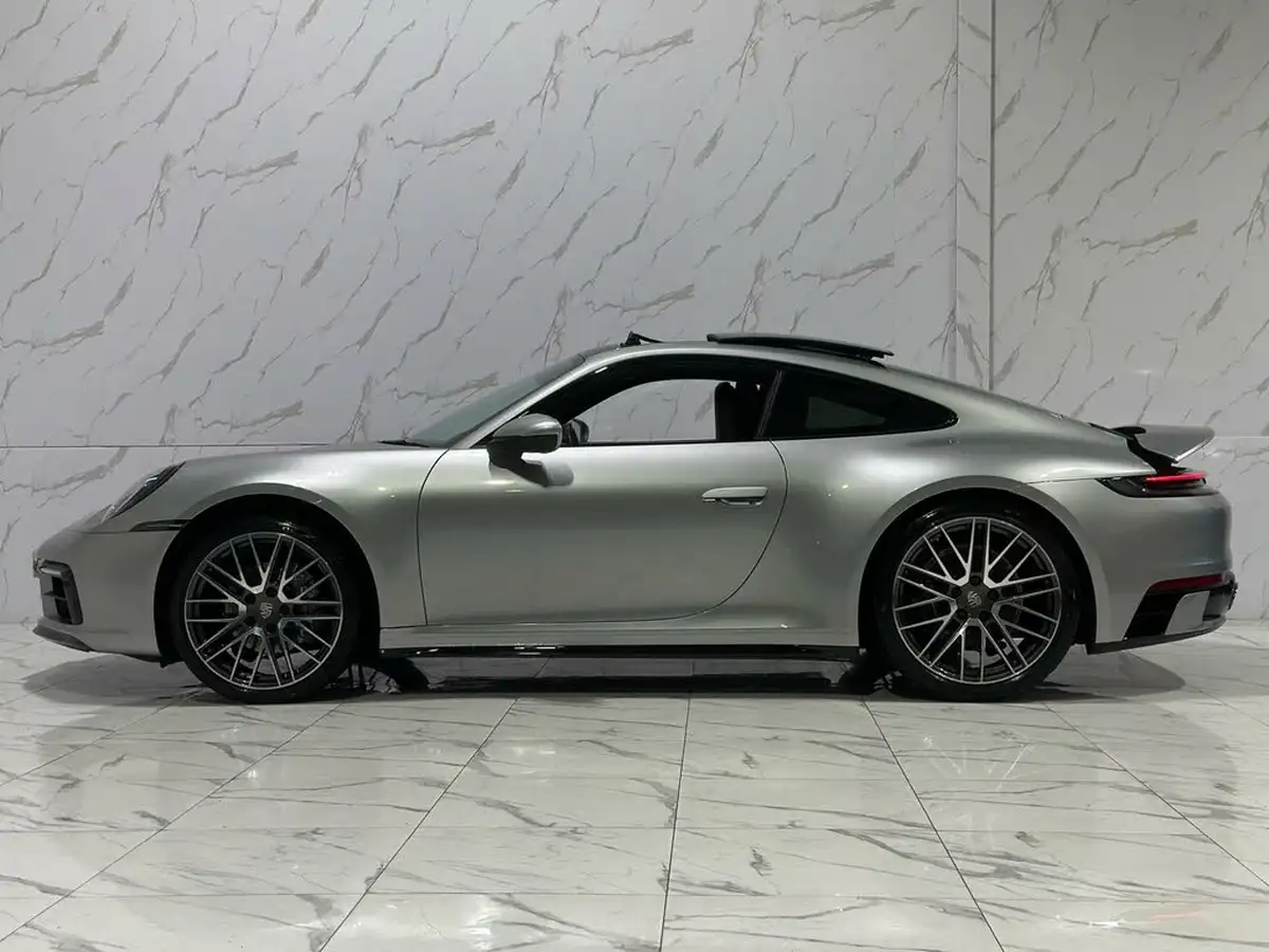 2022-porsche-911-30-carrera-4-coupe-big-32