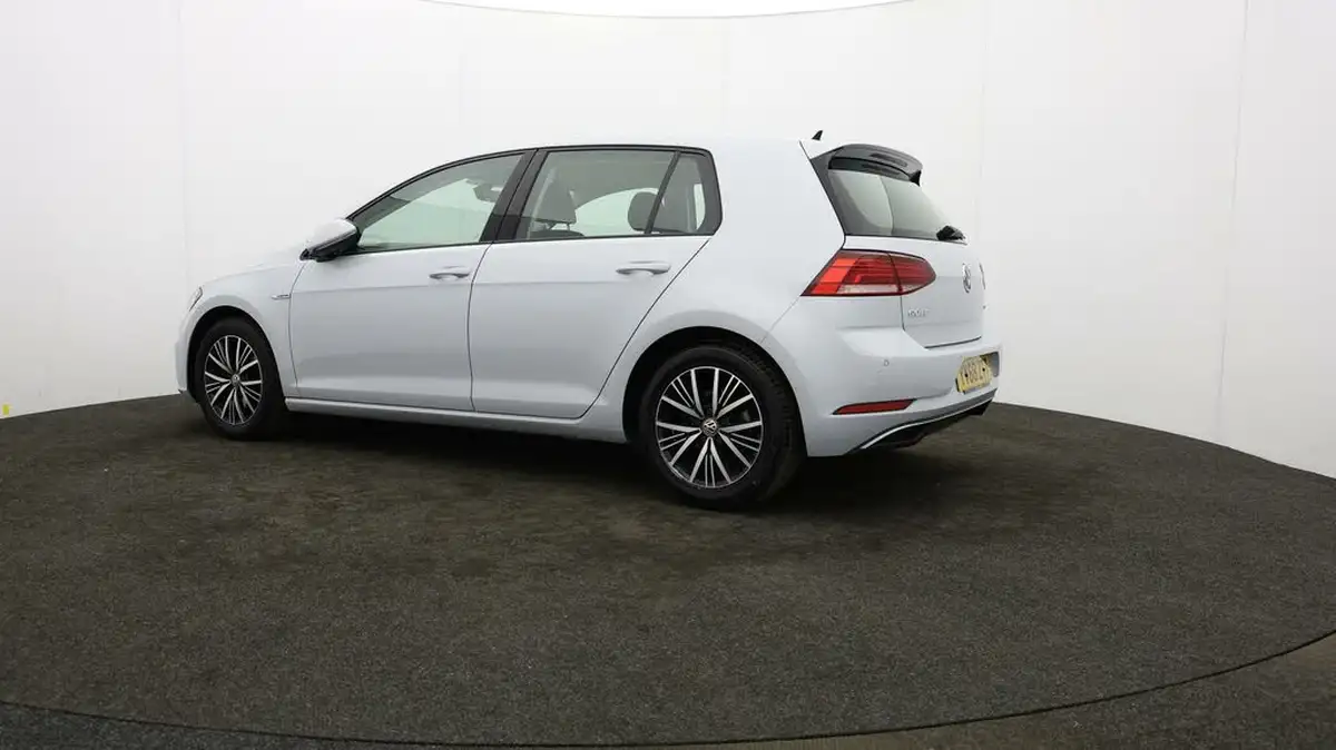 2019-volkswagen-golf-15-tsi-se-130ps-ss-hatchback-5d-big-65