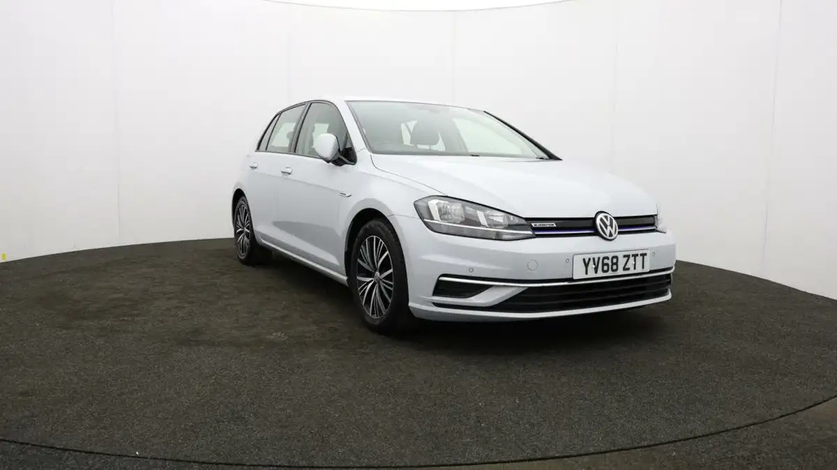 2019-volkswagen-golf-15-tsi-se-130ps-ss-hatchback-5d-big-41
