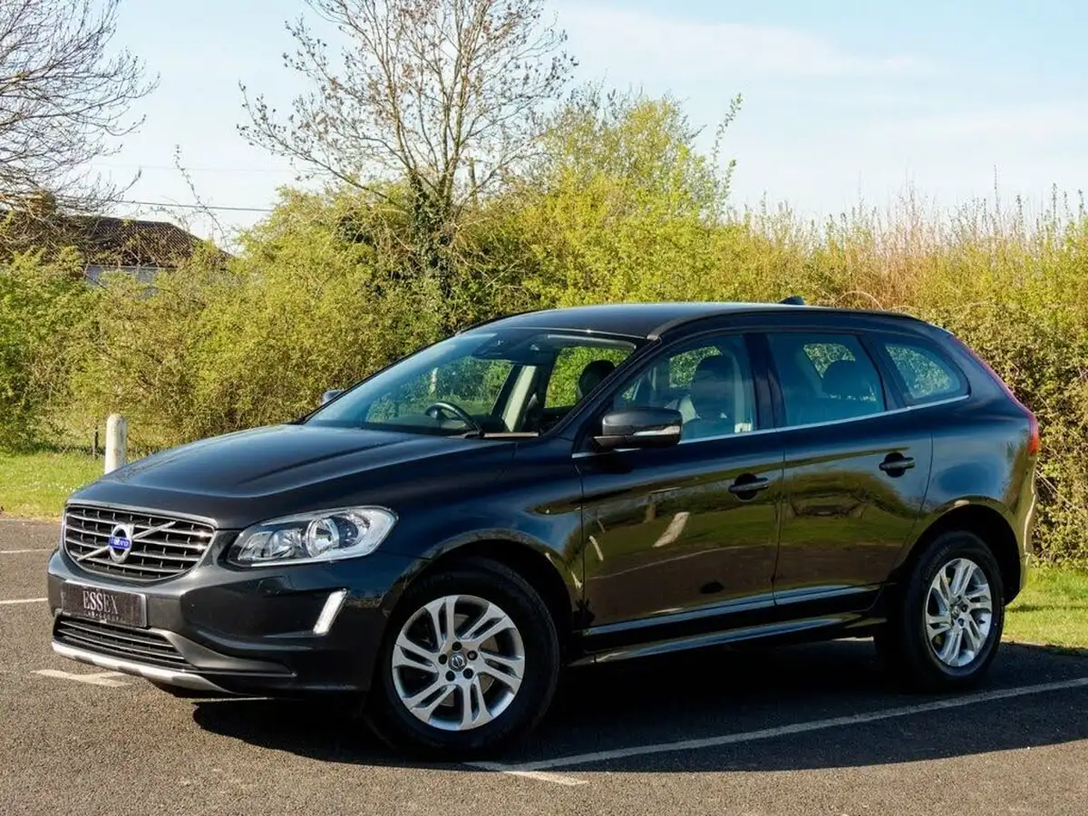 2017-volvo-xc60-24td-d4-se-geartronic-big-3