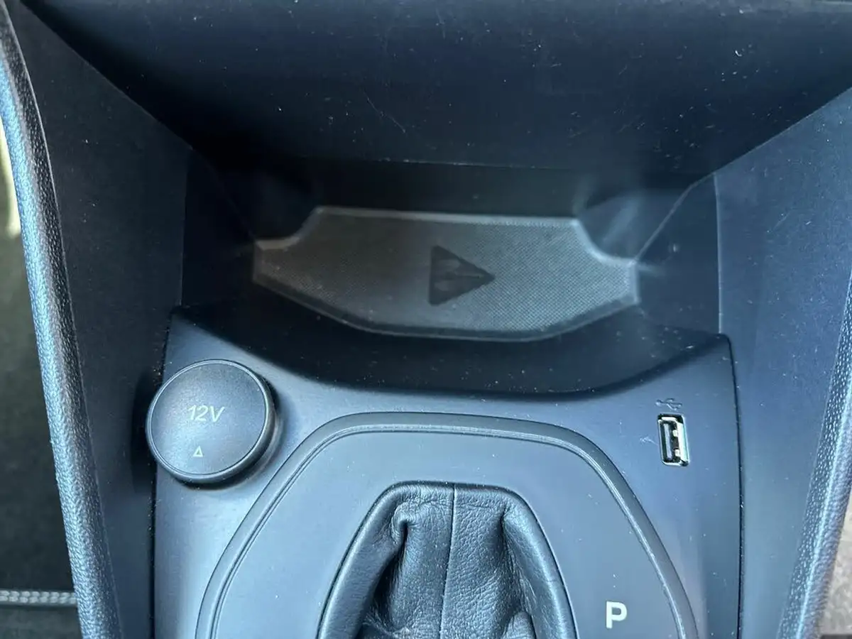 2023-ford-fiesta-big-23