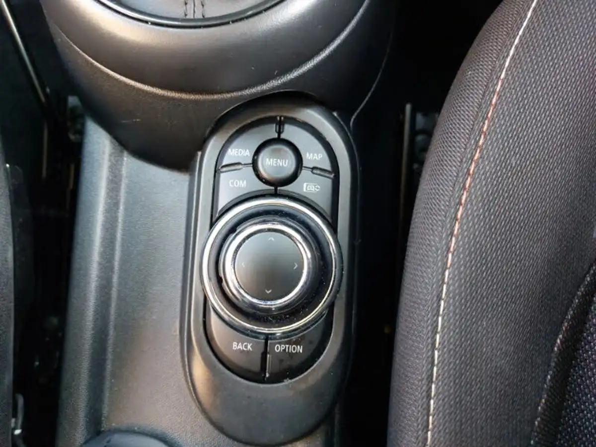 2024-mini-cooper-15-cooper-classic-premium-auto-hatchback-3d-auto-big-14