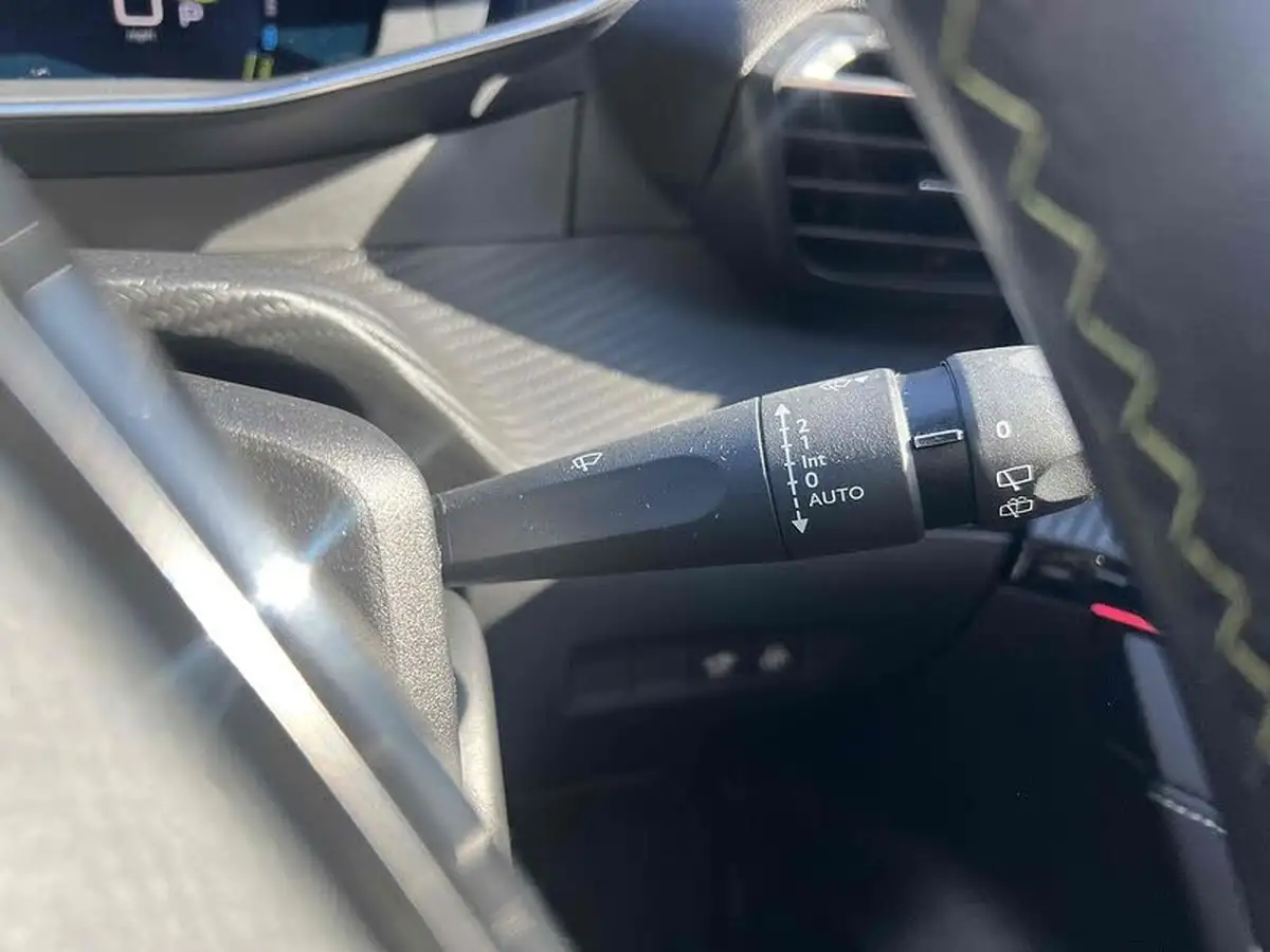 2020-peugeot-208-e-gt-line-big-40