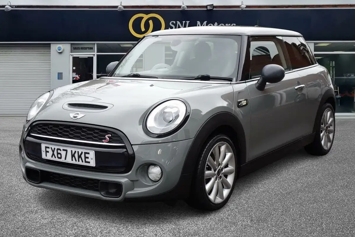 2017-mini-cooper-20-cooper-s-ss-hatchback-3d-sport-auto-big-2