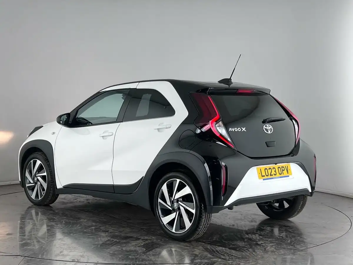 2023-toyota-aygo-x-10-vvt-i-edge-big-2
