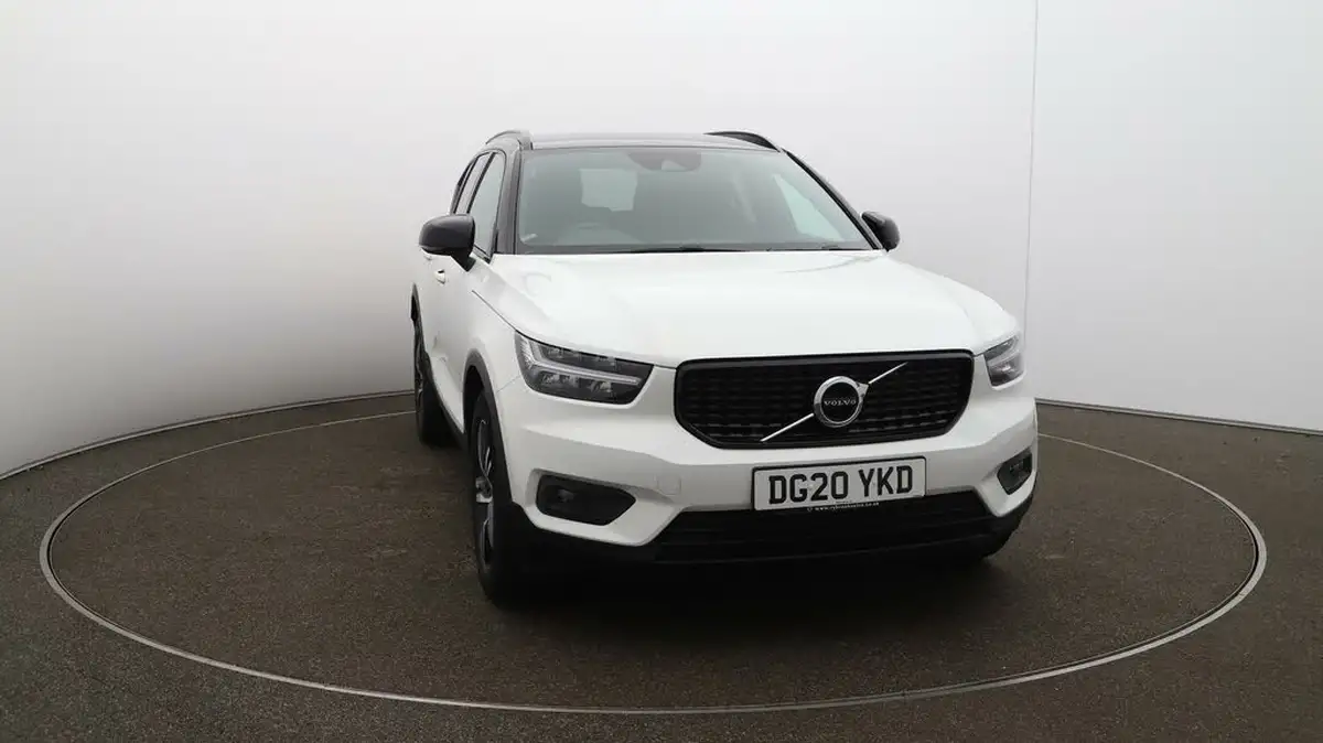 2020-volvo-xc40-15-t3-r-design-big-31
