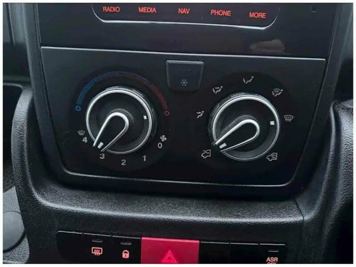 2021-peugeot-boxer-22-bluehdi-professional-335-l3-h2-140bhpeu6dt-panel-big-15