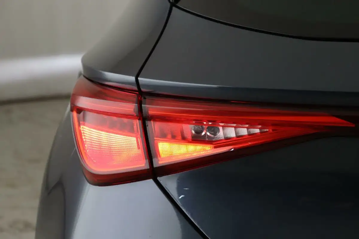 2021-seat-leon-15-tsi-evo-se-dynamic-hatchback-big-7