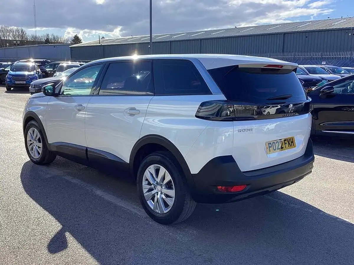 2022-peugeot-5008-suv-15-bluehdi-active-premium-big-1