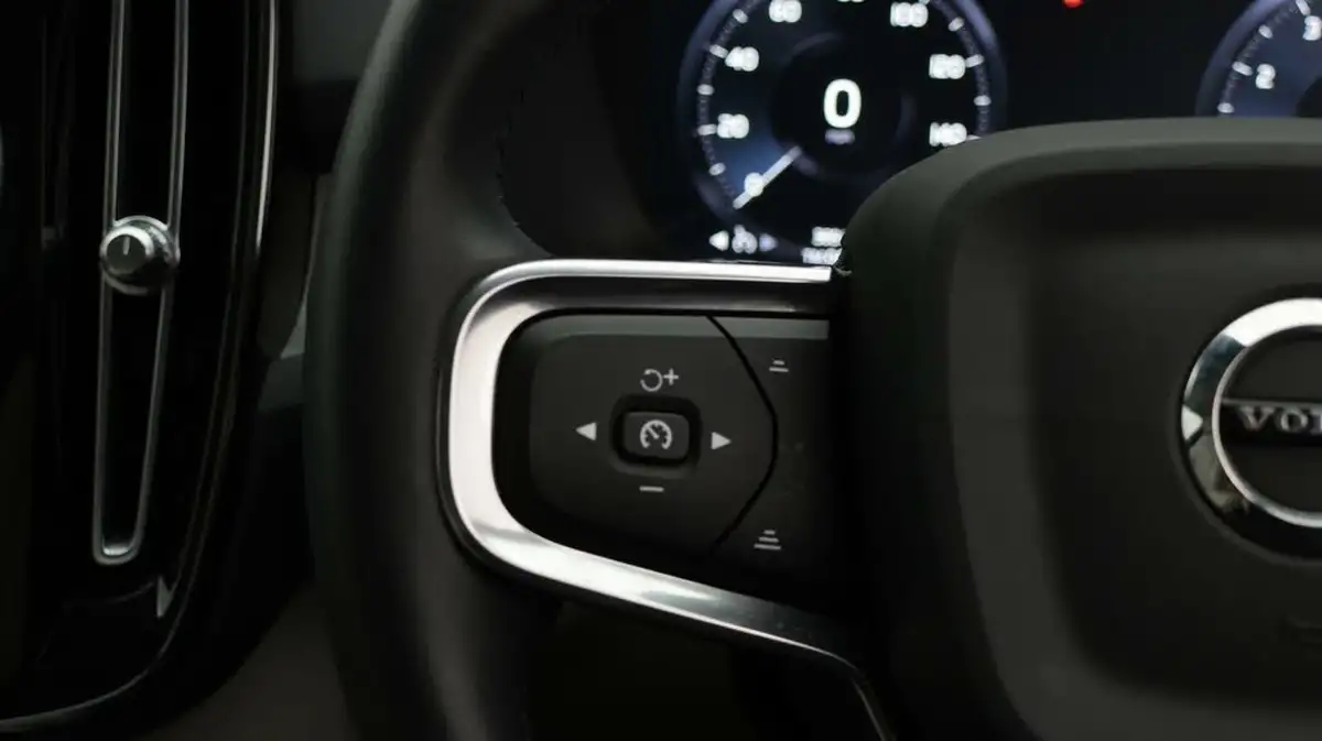 2021-volvo-xc40-15-t3-inscription-pro-163bhp-geartronic-big-22