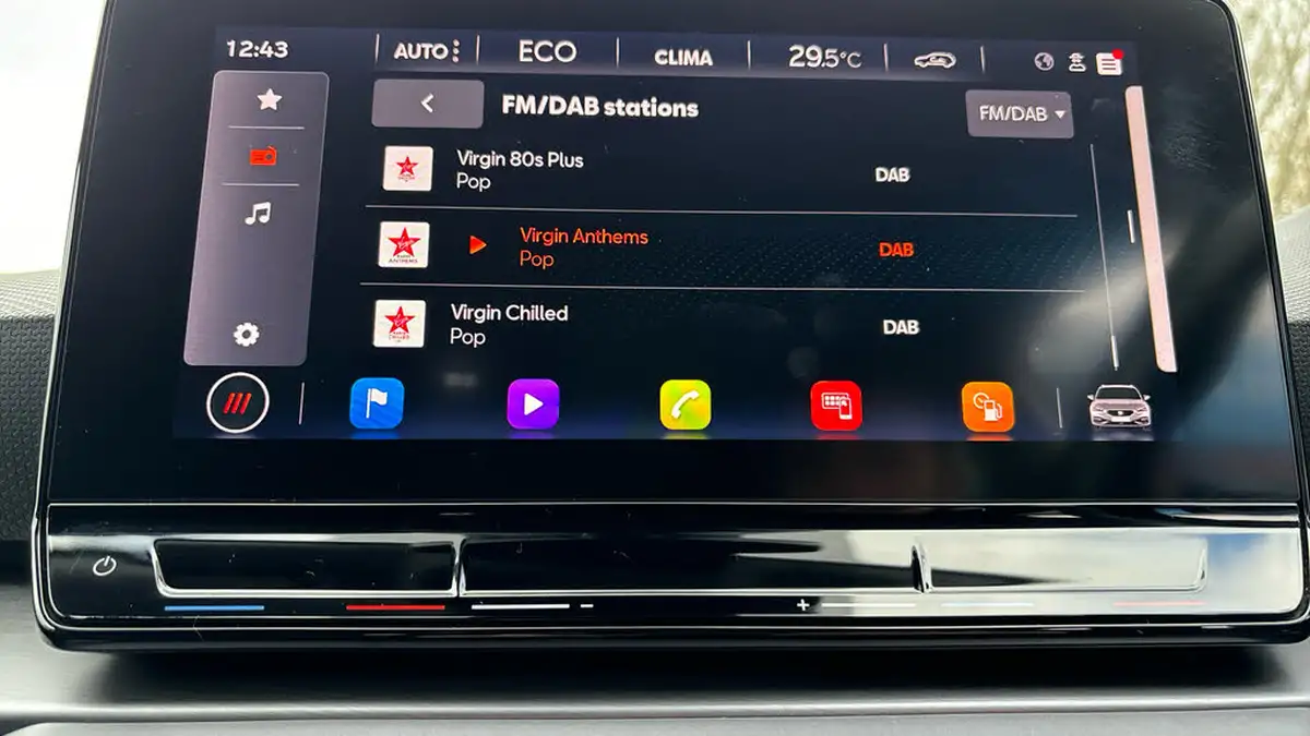 2021-seat-leon-14-e-hybrid-fr-estate-big-27
