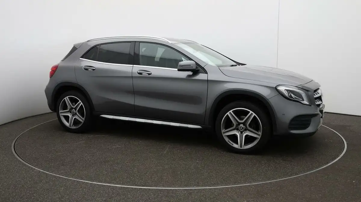 2020-mercedes-benz-gla-class-16-gla-180-amg-line-edition-7g-dct-big-35