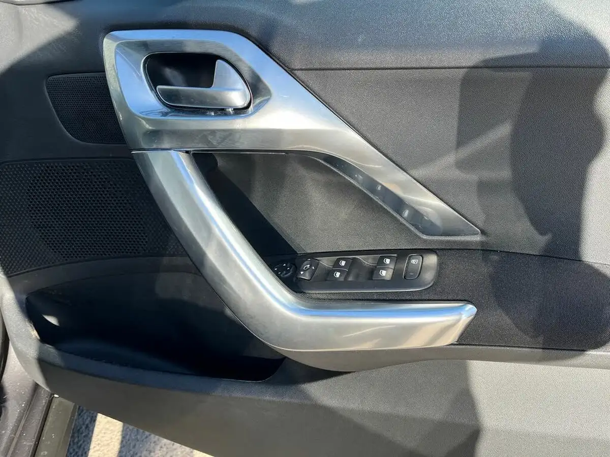 2019-peugeot-2008-suv-12-puretech-allure-premium-82bhp-big-20