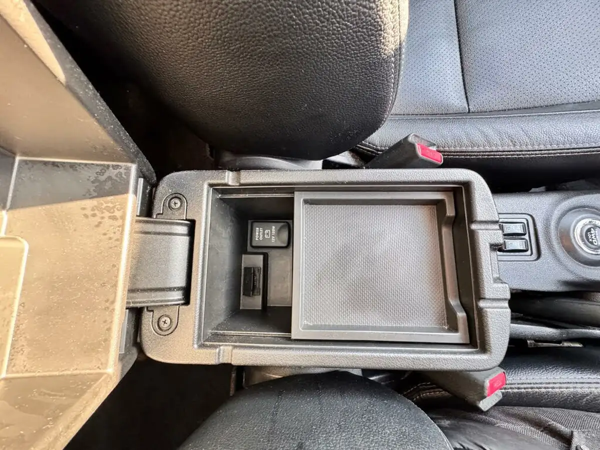 2015-mitsubishi-outlander-20-gx4h-phev-big-31