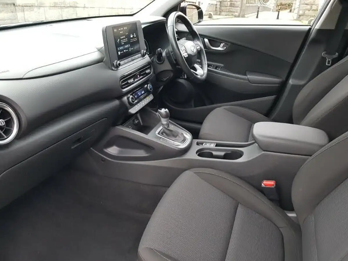 2022-hyundai-kona-16-gdi-se-connect-big-4